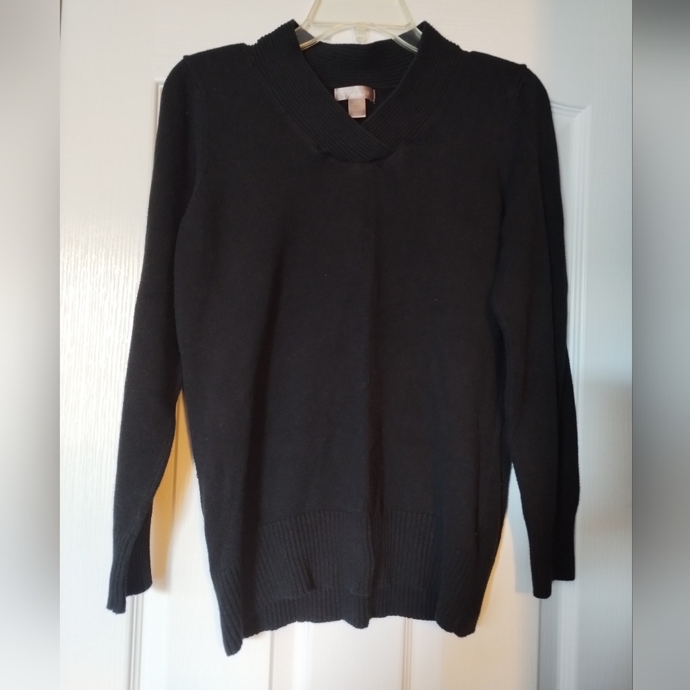 White Stag Black V-Neck Women's Sweater Size L